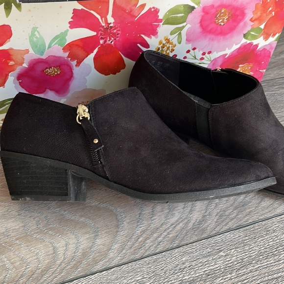 NIB Scholl's American lifestyle collection black suede booties